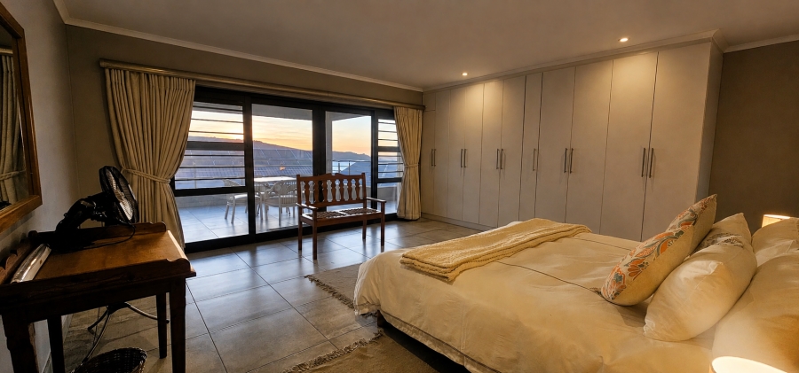 8 Bedroom Property for Sale in Myburgh Park Western Cape